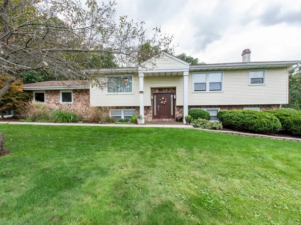 38970 N Northwoods Dr, Wadsworth, IL 60083