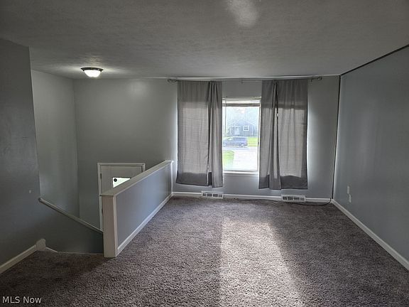 5th image of 17253 Howe Rd