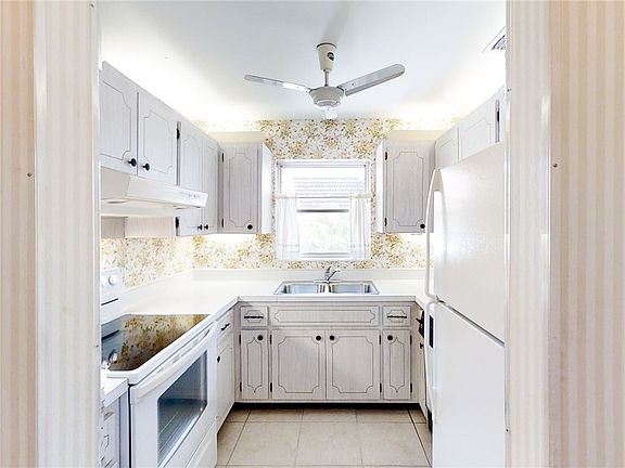 3rd image of 5400 Highway A1a APT C26