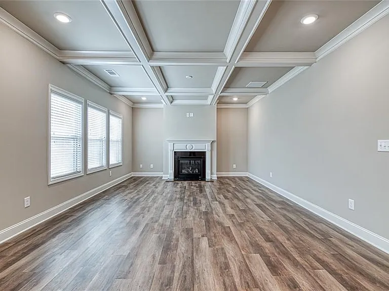 6976 Lancaster Xing — Photo 20
