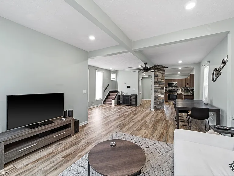 3251 Marvin Ave — Photo 7
