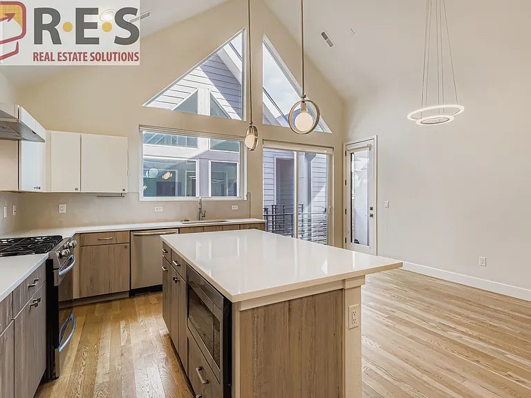 3411 N Albion St #2 — Photo 5