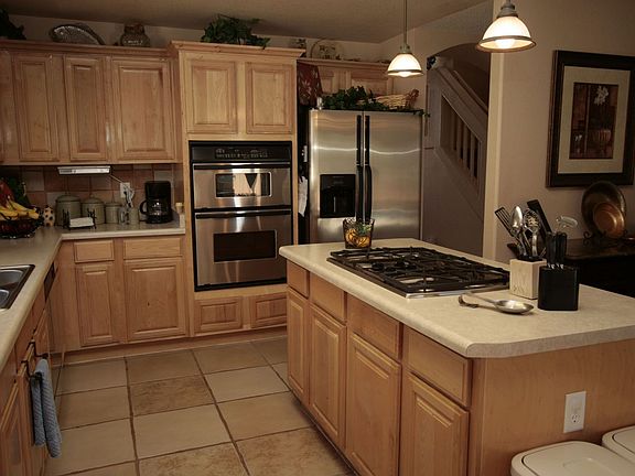 Open kitchen with cooktop Island