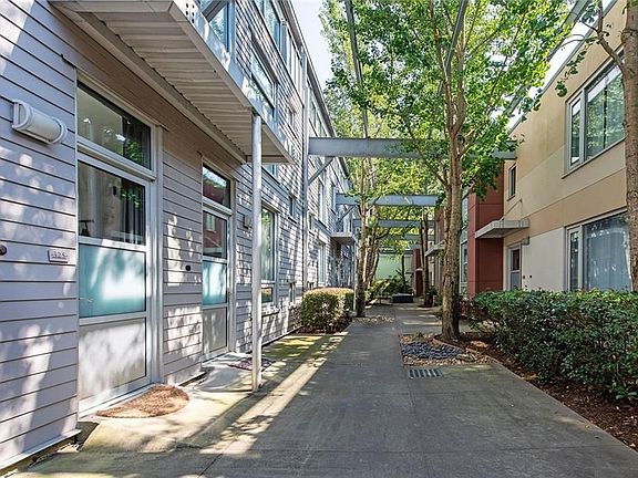 2nd image of 1661 La France St #325