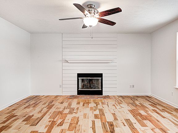 3rd image of 10767 Red Pine Dr