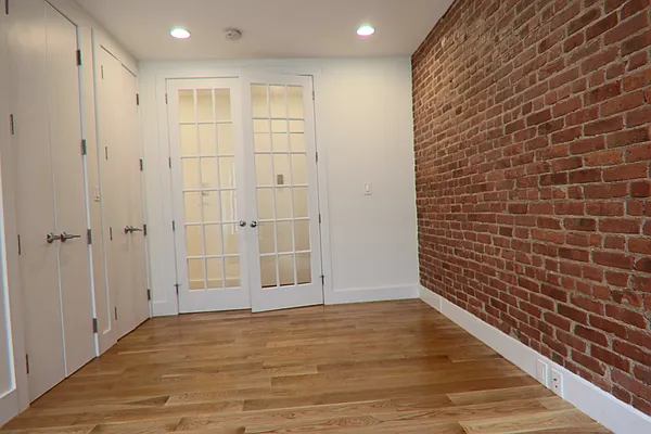 Rented by PMG Real Estate  | media 22