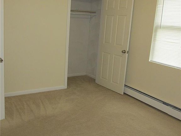 4th image of 97 Marlow St