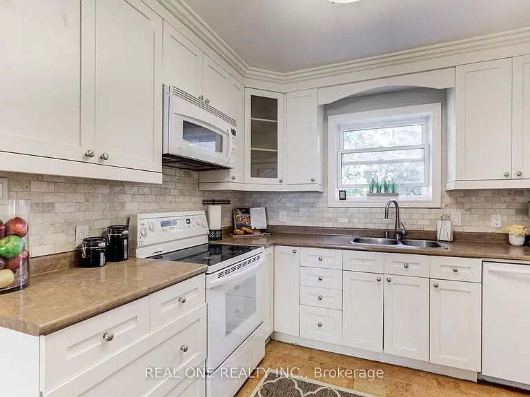 349 Horsham Ave — Photo 5