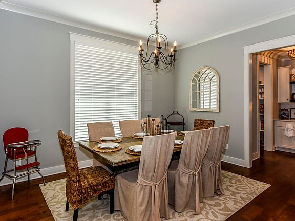 4th image of 515 Karch Dr