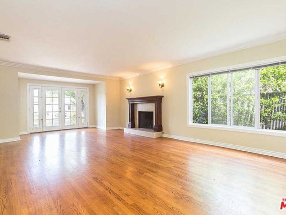 4th image of 3905 Revere Ave