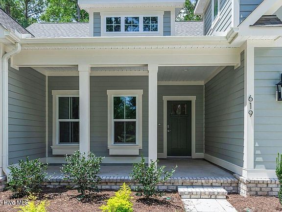 5th image of 619 Wisteria Lane