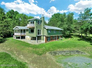 870 Western Rd, Castleton, NY 12033