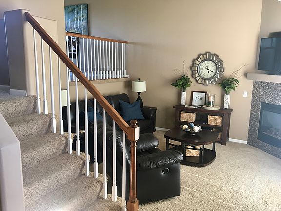 3rd image of 728 Clearwater Dr