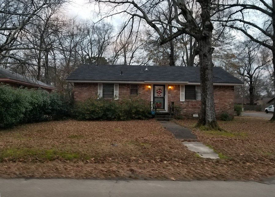 1st image of 1714 W 31st Ave