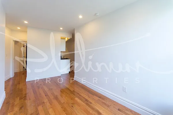 Rented by Platinum Forbes Global Properties | media 3