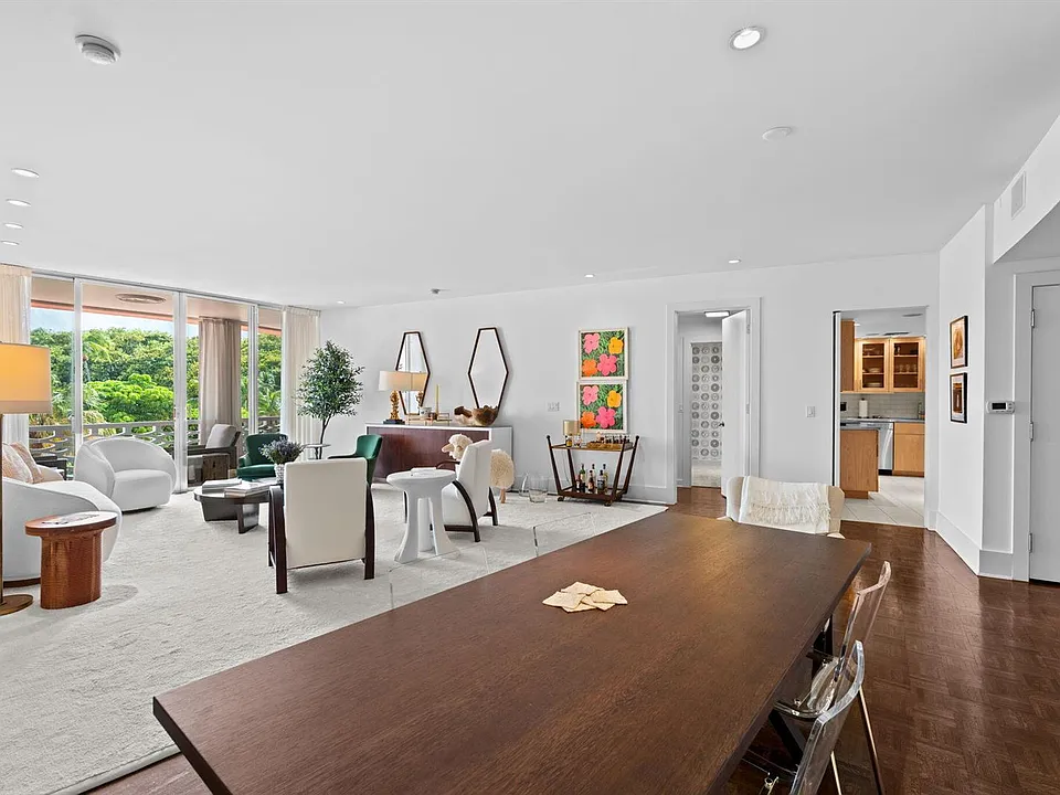 315 S Lake Dr #3D