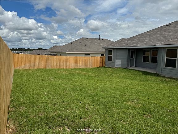 4th image of 1707 Grimes Dr