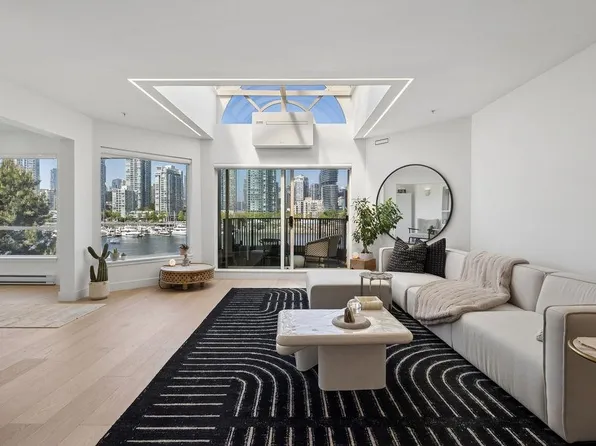 1859 Spyglass Pl #Penthouse 409, Vancouver, BC V5Z 4K6