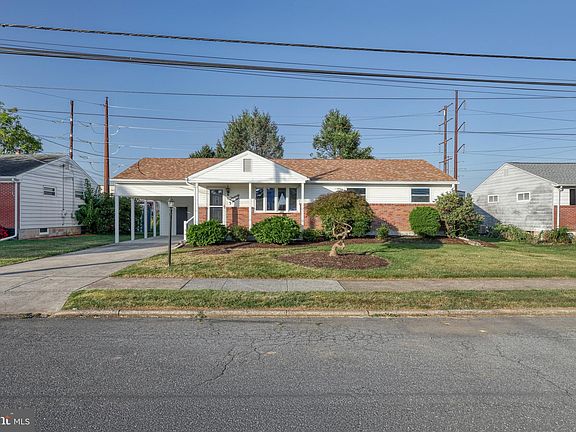 3rd image of 77 Kensington Dr