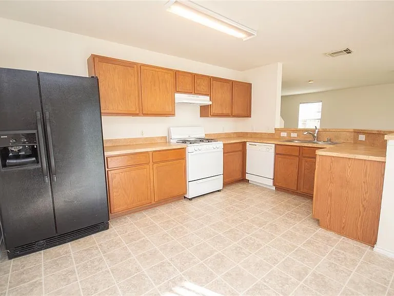 310 Falling Pine Dr — Photo 7