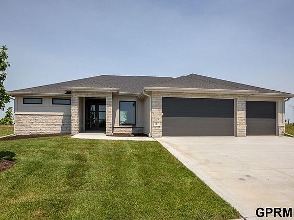 2nd image of 4615 N 192nd Ave