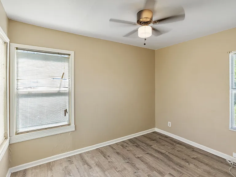 652 Robinson St #4 — Photo 4