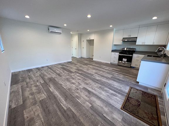 3rd image of 7439 Quimby Ave