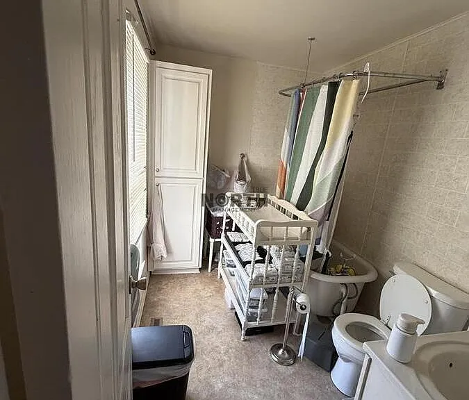 703 Jefferson St — Photo 18
