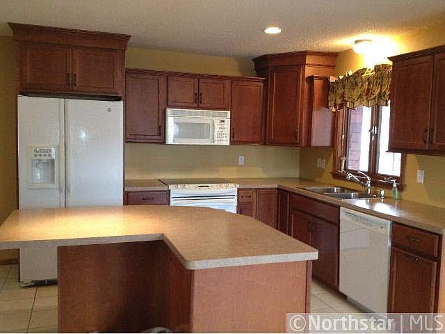 2nd image of 1493 Lincoln Terrace