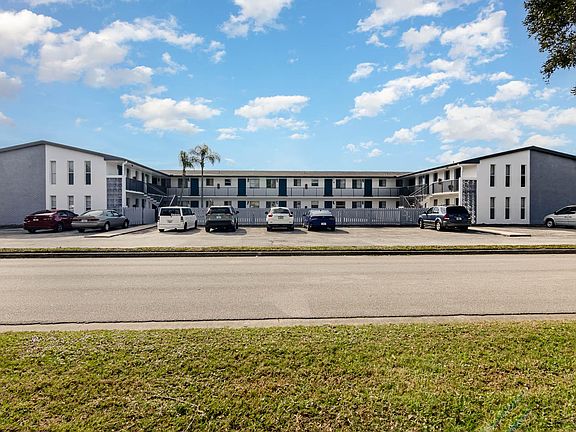3rd image of 115 Seminole Ave W #1