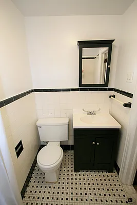 Rented by R New York | media 42