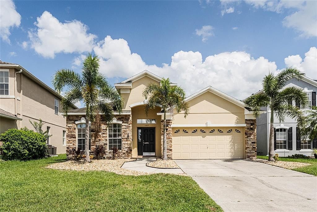 1007 Royal Saint George Dr