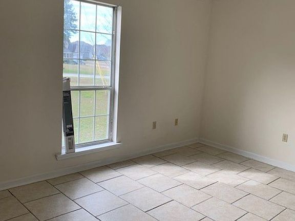 3rd image of 4072-A/B Northlake Dr