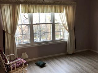 9128 Blarney Stone Dr, Springfield, VA 22152