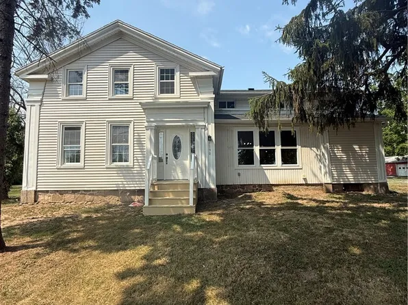 1190 Marshall Rd, Lyndonville, NY 14098