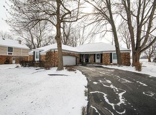 1727 Burning Tree Dr, Decatur, IL 62521