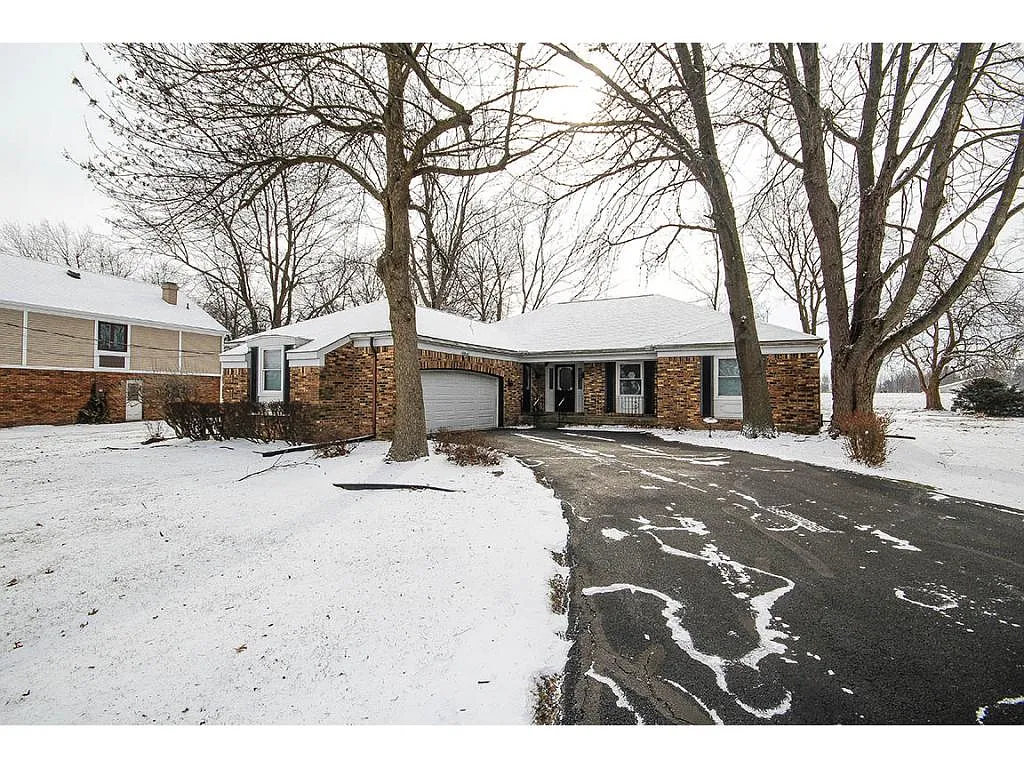 1727 Burning Tree Dr photo 1