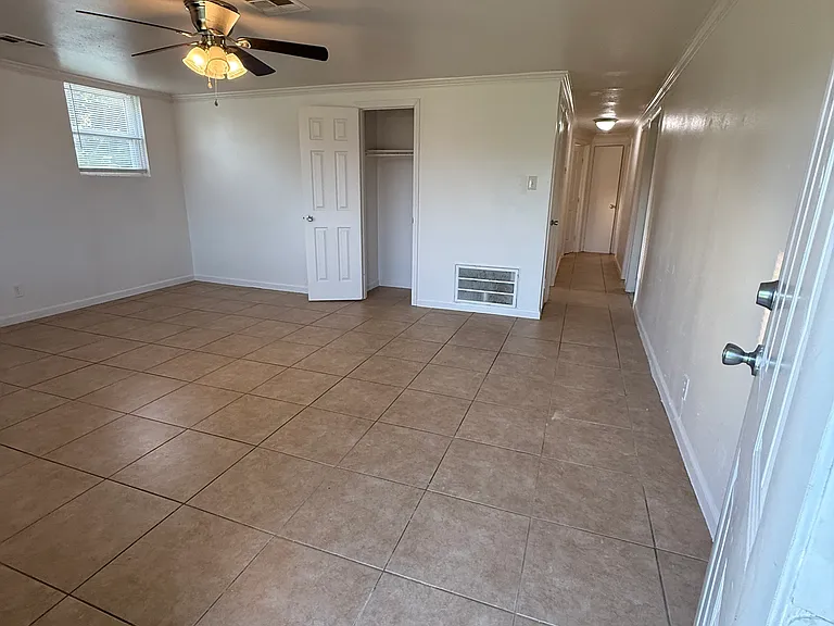 9205 E 32nd Pl — Photo 3