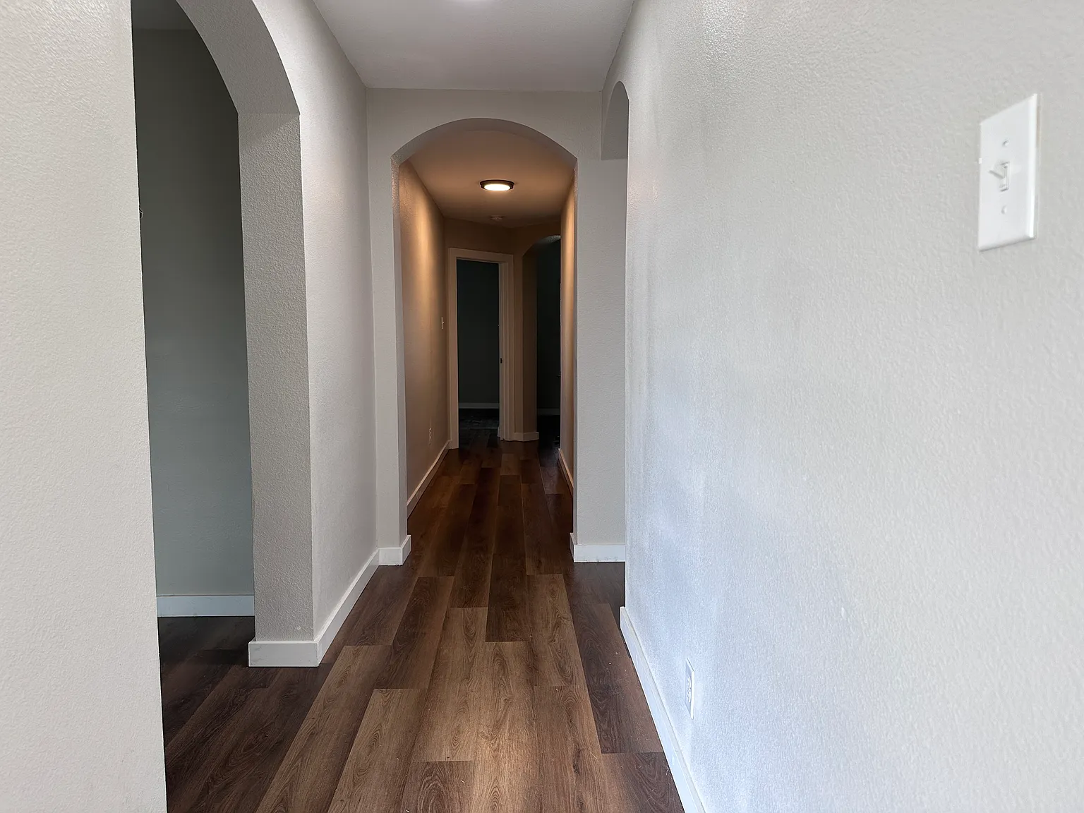 4 bed, 1826 sqft, $1,950 — Photo 2