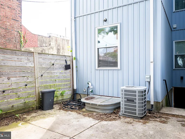 1239 N 19th St #1 — Photo 33