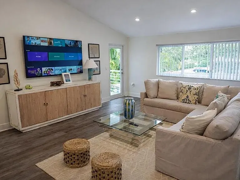 902 E Palm Ave #4 — Photo 3