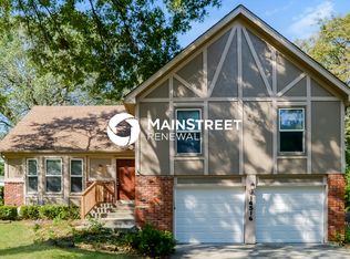 14516 S Village Dr, Olathe, KS 66062