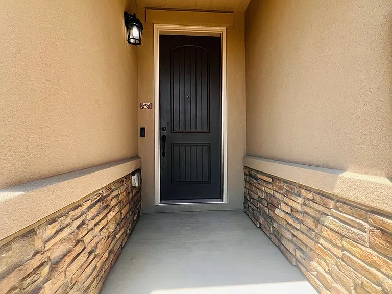8715 Meadow Wing Cir — Photo 2