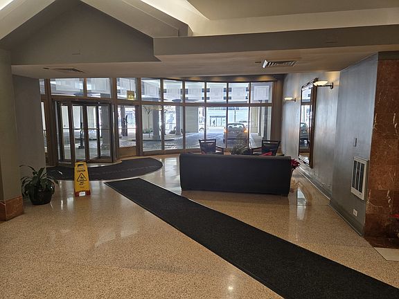 3rd image of 1212 N Lasalle St APT 1904