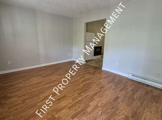 208 Valley View Ave APT 11, Red Bank, TN 37415