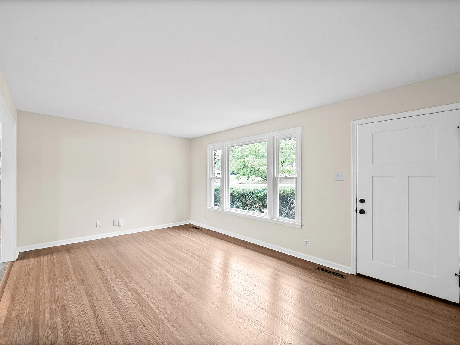 3 bed, 1525 sqft, $1,800 — Photo 4