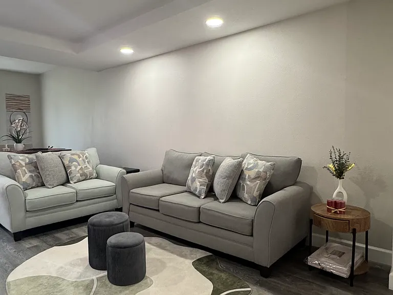 2015 Grand Oak Dr — Photo 7