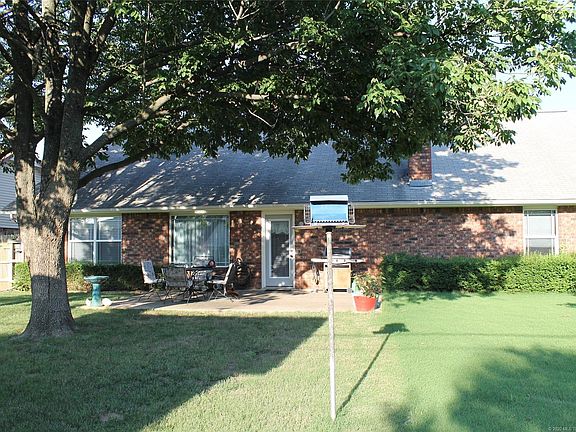 4th image of 1204 S 32nd St