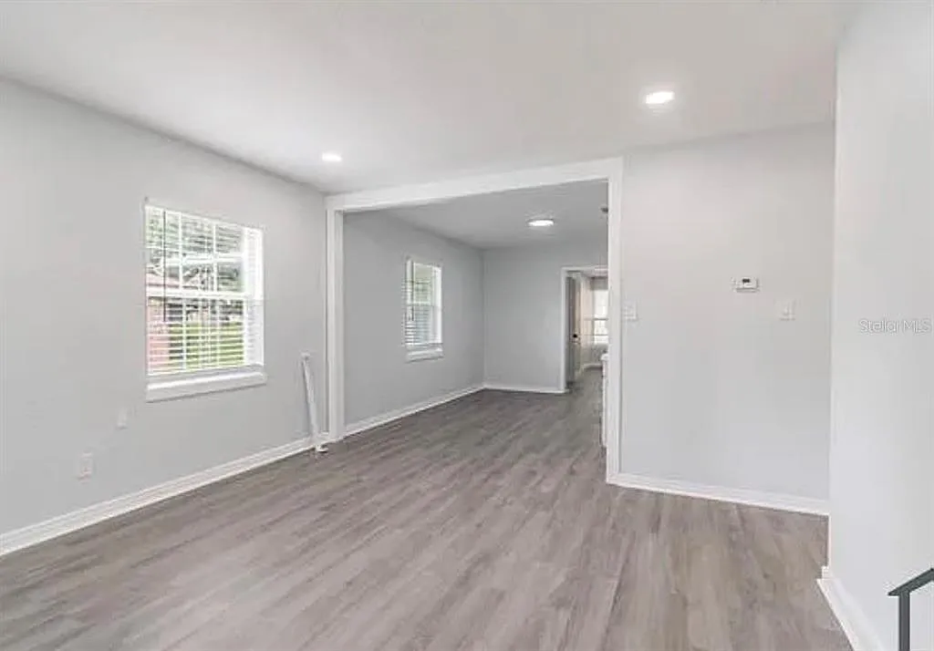 4 bed, 3.0 bath, 1716 sqft, $3,600 — Photo 2