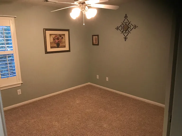 Bedroom 3 pic 3